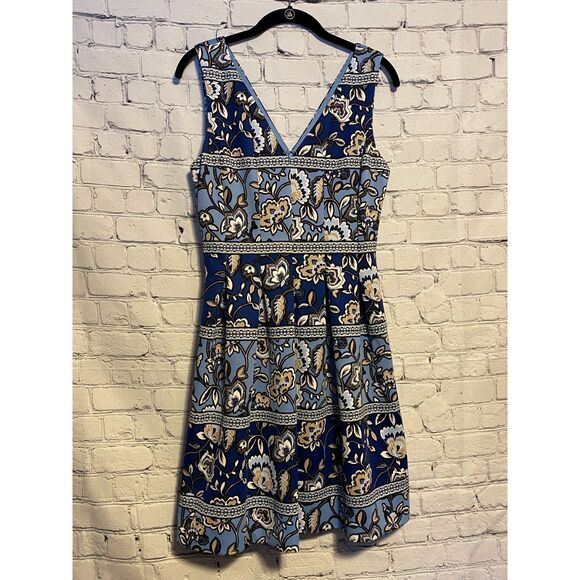 Vince Camuto Women's V Neck Sleeveless Dress Blue Pattern Size 8 - Picture 1 of 10